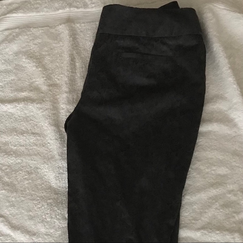 Women’s patterned ankle length pants